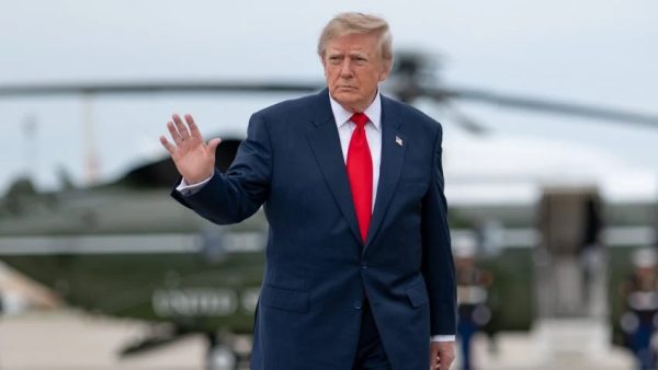 Trump anuncia exploração de petróleo e gás na Groenlândia, apesar de restrições locais