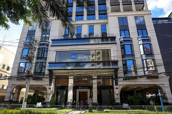 PF indicia 15 suspeitos em investigação sobre Banco Master e BRB