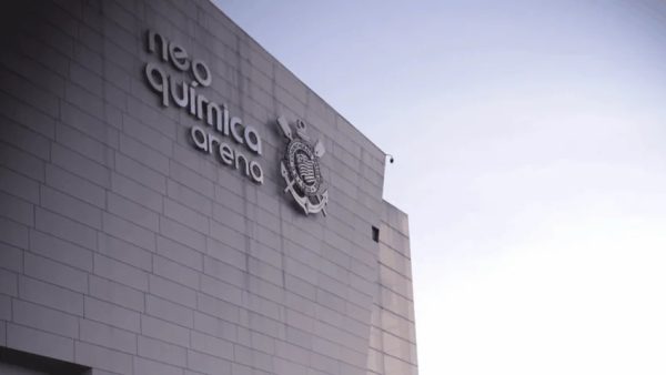Caixa sinaliza acordo para quitar dívida do Corinthians por arena