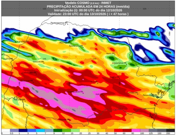 Chuva forte e tempo abafado marcam o feriado no Paraná