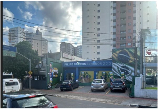 No dia da eleição, TRE dá uma hora para Filipe Barros retirar propaganda de comitê em Londrina