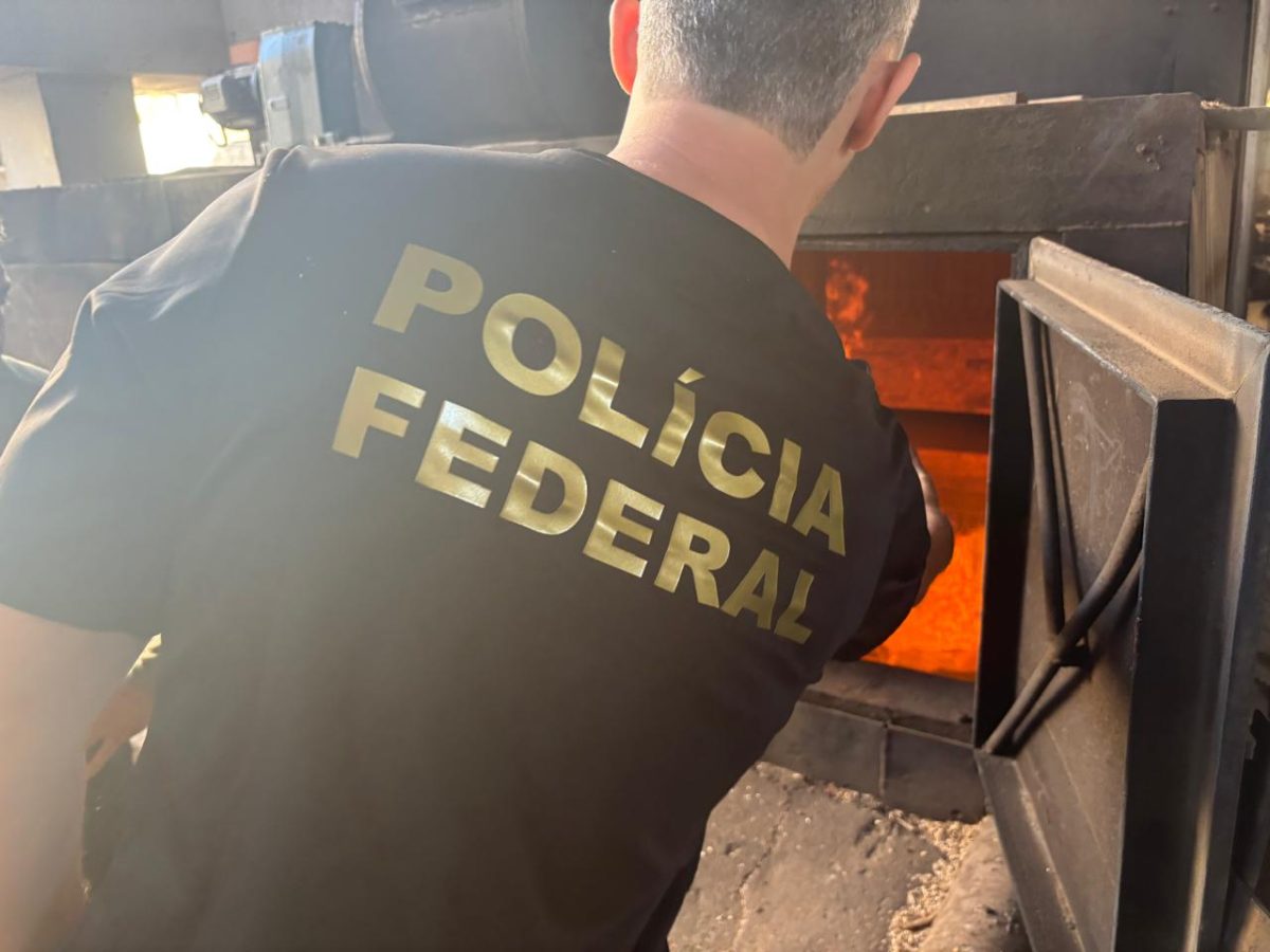 Polícia Federal incinera 5,7 toneladas de drogas apreendidas em Cascavel-PR