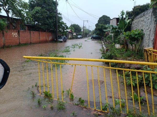 Chuva de 170 mm causa alagamentos e deixa 25 afetados em Foz do Iguaçu