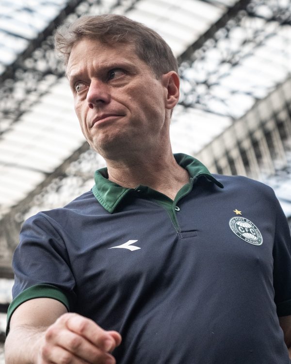 Fernando Seabra é demitido do Coritiba após sequência negativa no Brasileirão
