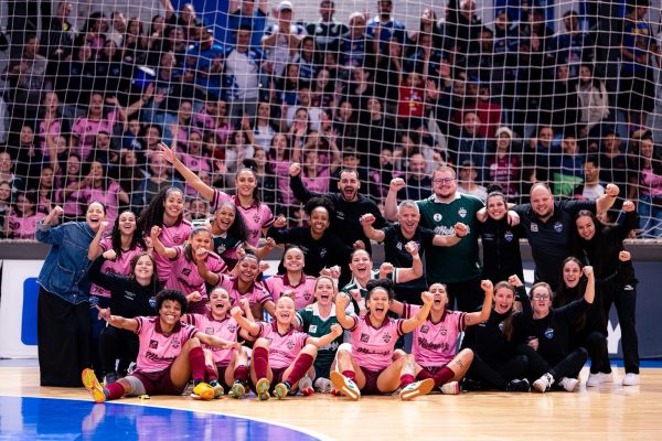 Stein Cascavel goleia a Female por 4 a 1, confirma vaga na final da LFF e mira o tricampeonato