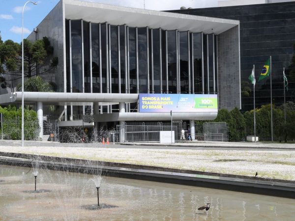 Alep adia retorno após eleições e deputados ganham mais um dia antes de voltar ao plenário