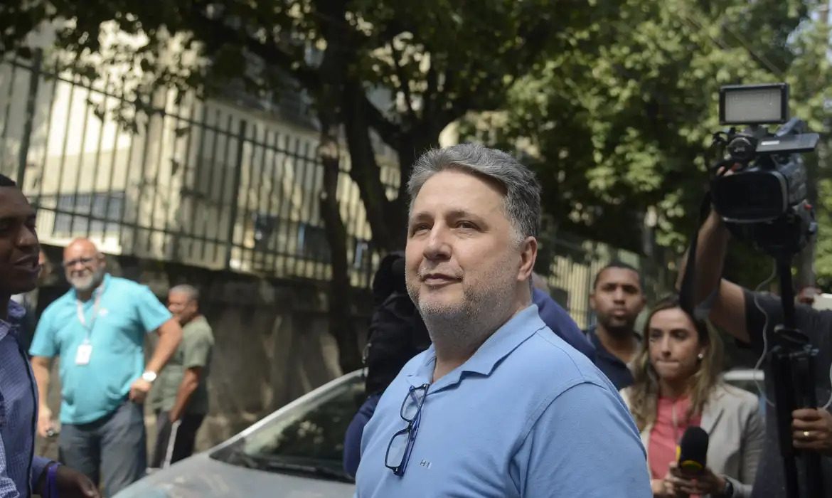 TSE revoga liminar que mantinha Garotinho na disputa no Rio