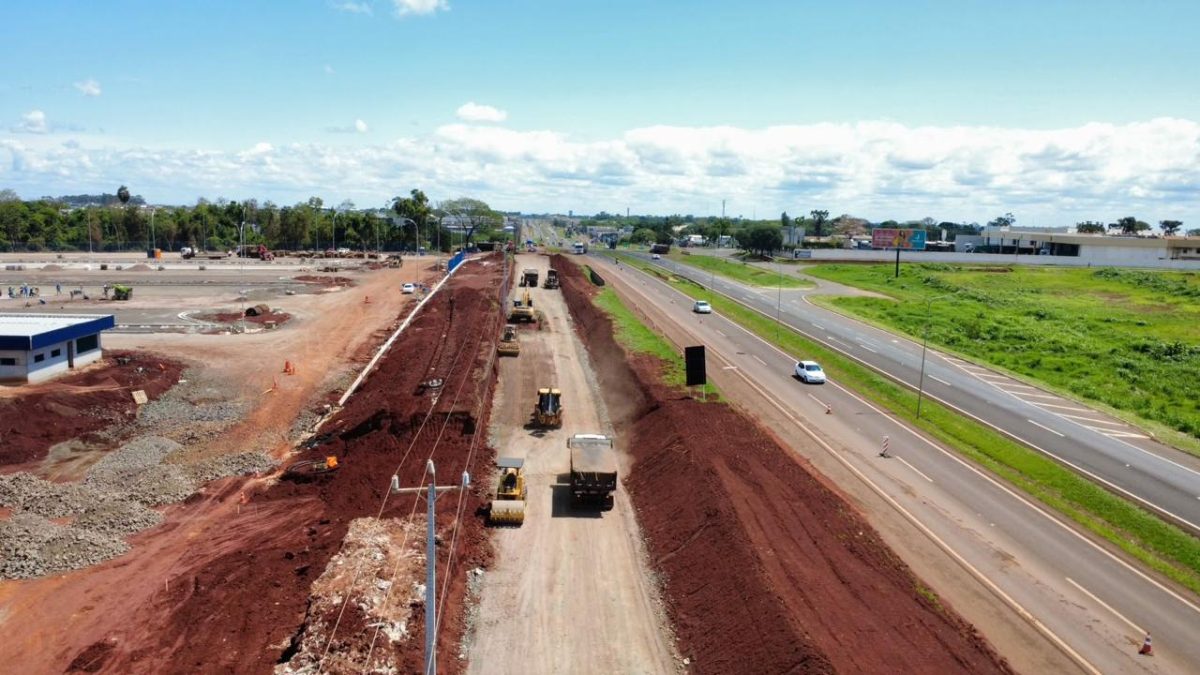 Desvio de tráfego na BR-277 é ampliado para avanço das obras do acesso ao novo Porto Seco, em Foz do Iguaçu