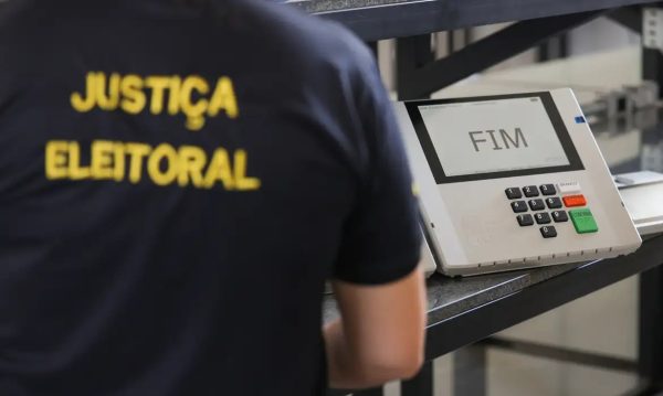 Urnas que vão decidir presidente passam por auditorias neste domingo; entenda