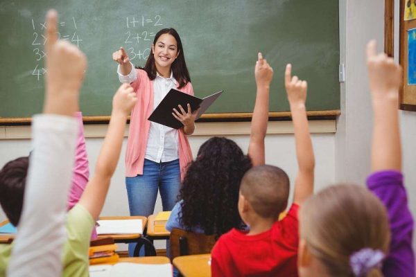 Prova do PSS para professores da rede estadual do Paraná acontece neste domingo (18)