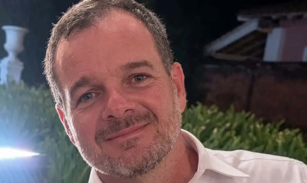 Juiz é encontrado morto dentro de carro incendiado em SP