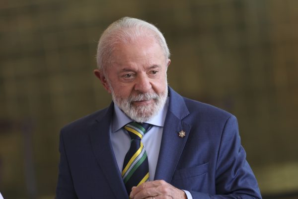 Lula perde votos em cidades mais dependentes do Bolsa Família