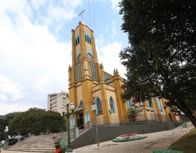 Vereador apresenta abaixo-assinado contra tombamento de igrejas