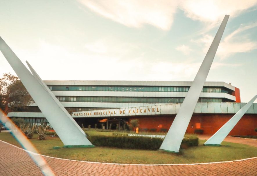 Prefeitura de Cascavel fecha na sexta e na segunda; veja o que abre e fecha no feriado de Finados