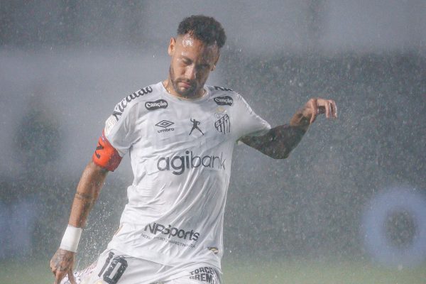 Neymar ataca Nestor após expulsão contra o Bahia: “Idiota”