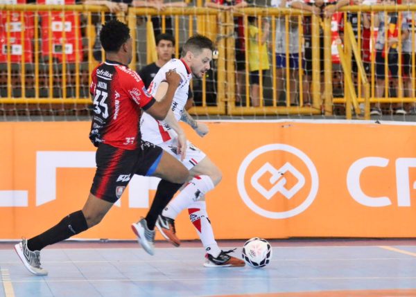 Campo Mourão tenta reverter a situação contra o Joinville nas quartas da Liga Nacional