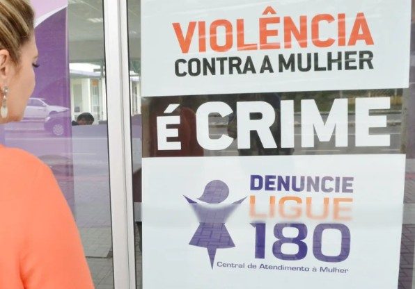 Violência contra a mulher: o que os oito candidatos ao Governo do Paraná prometem — e o que realmente depende do governador