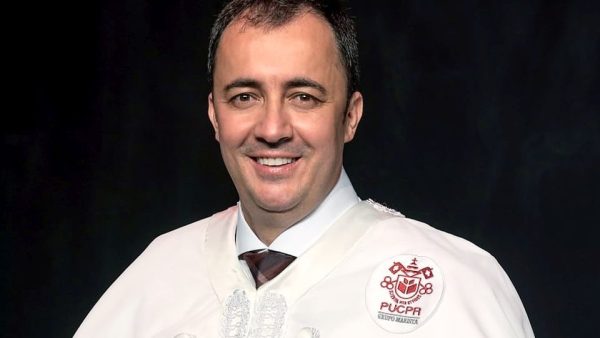 Reitor da PUCPR morre aos 55 anos durante viagem aos Estados Unidos