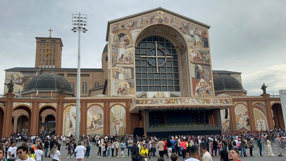 Mais de 500 mil fiéis são esperados em Aparecida para celebrar o dia da padroeira do Brasil