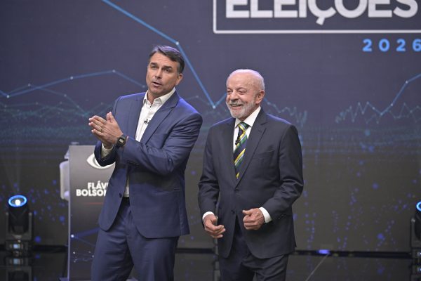 Debate da Band: o que é verdade, o que é impreciso e o que não foi comprovado nas declarações de Lula e Flávio Bolsonaro