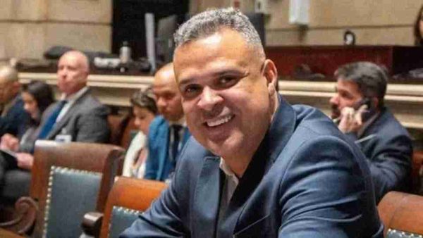 Vereador do Rio é preso em Londrina durante operação contra monopólio de internet ligado ao Comando Vermelho