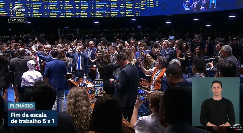 Em votação histórica, Plenário do Senado aprova o fim da escala 6x1 na noite de 14 de outubro.