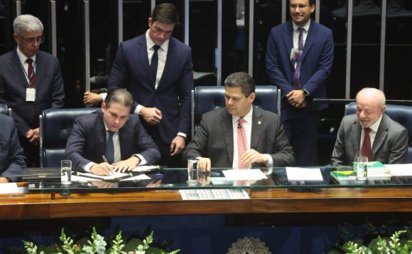 Congresso promulga aposentadoria especial para agentes de saúde; veja as novas regras