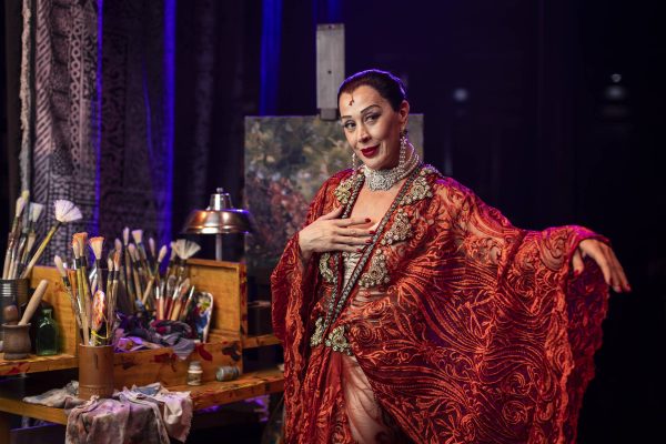 Claudia Raia leva a vida de Tarsila do Amaral aos palcos do Teatro Guaíra