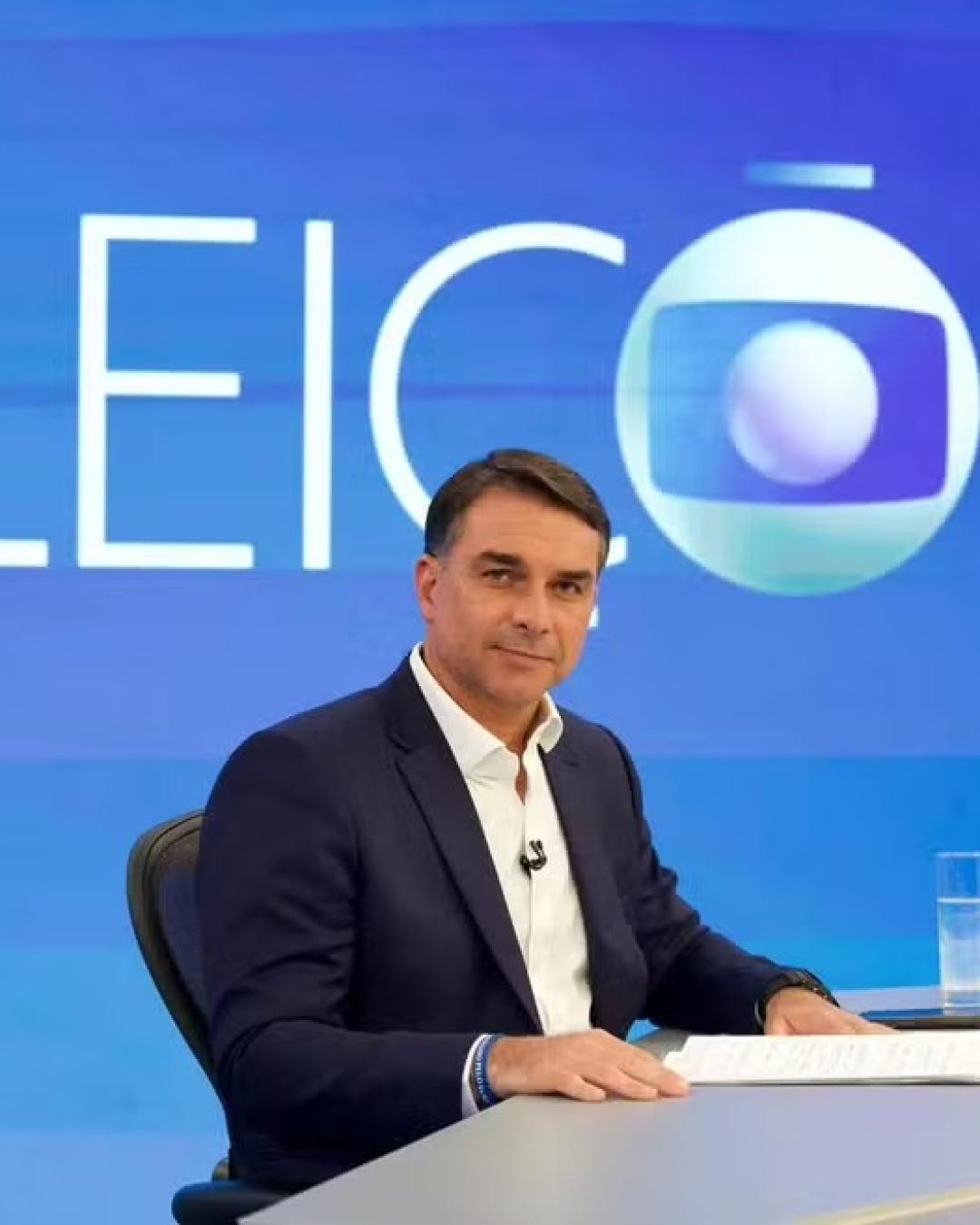 Flávio Bolsonaro diz que não dará cargo ao pai e manterá fim da 6x1