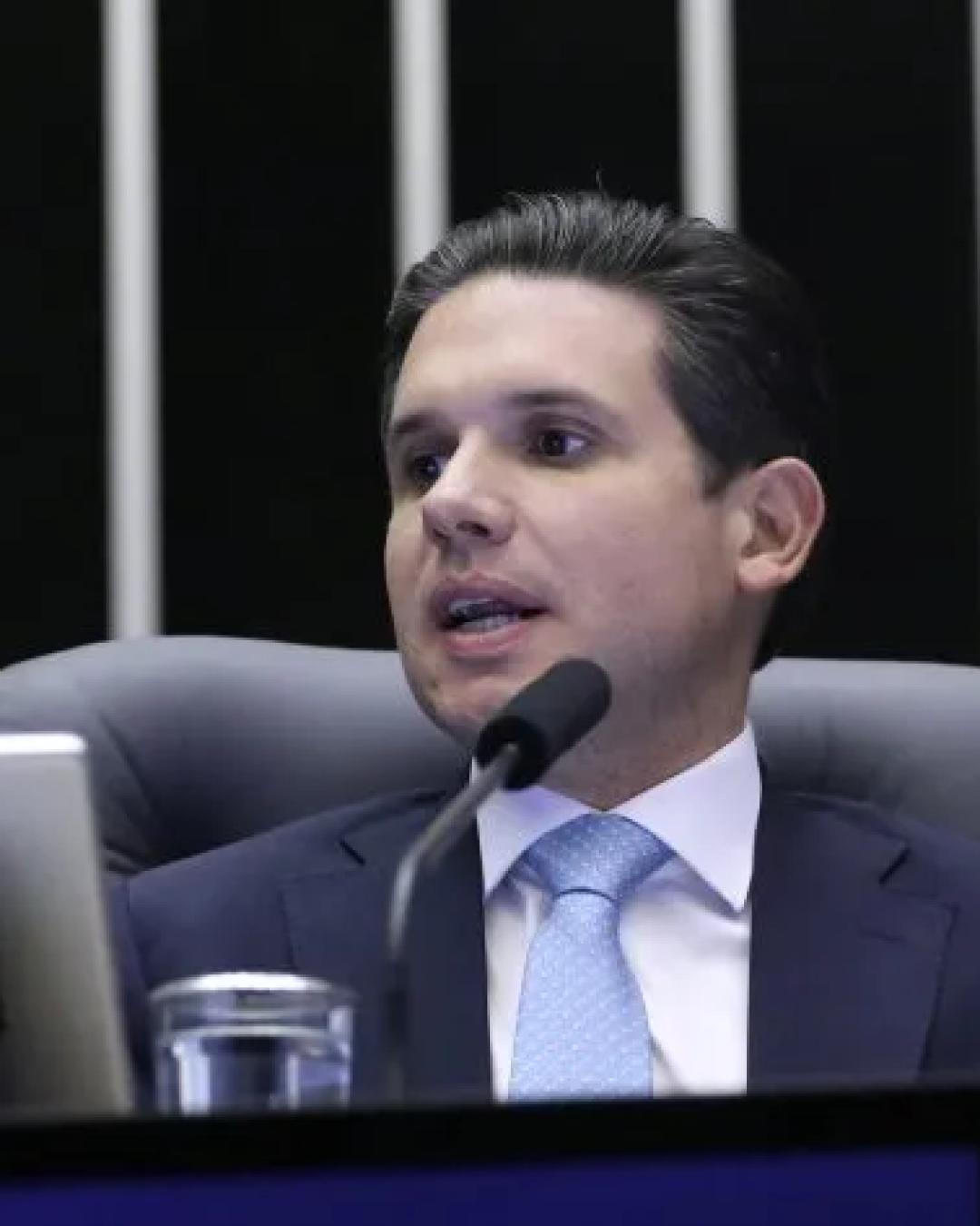 Hugo Motta tratou com Vorcaro de “sociedade” em terreno de R$ 45 milhões