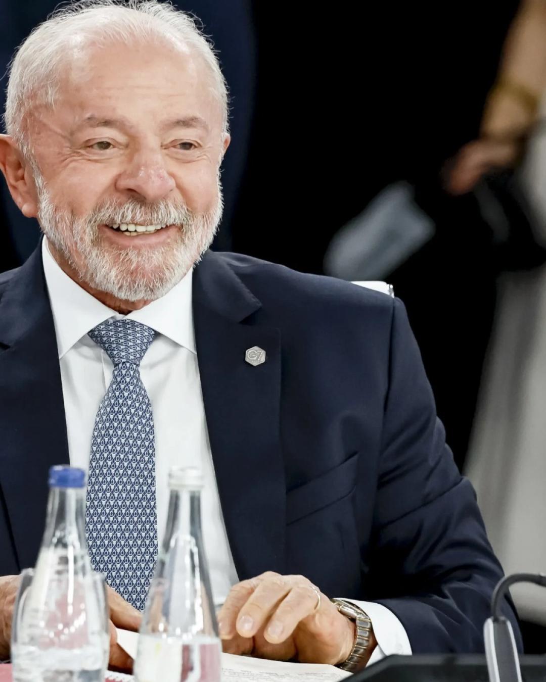 Lula é reeleito, faz história e chega ao 4º mandato após virada sobre Flávio