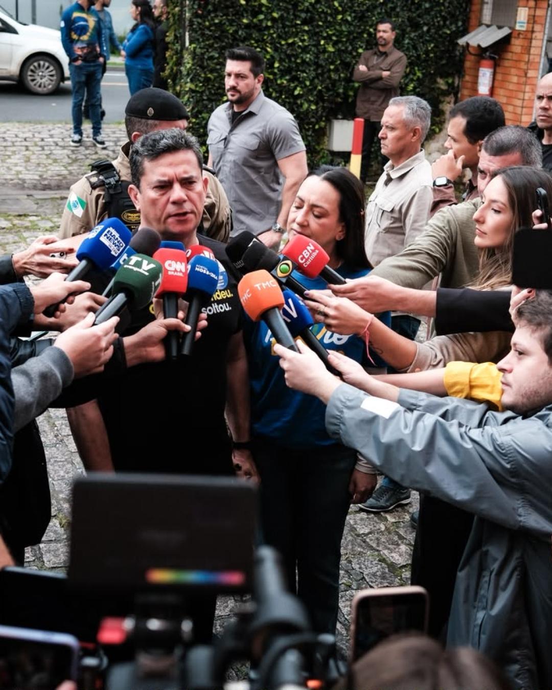Moro aposta em vitória de Flávio e diz que eleição pode resgatar Lava Jato