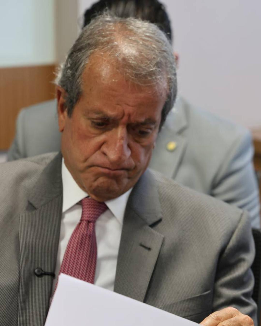 “Ninguém aprova”, diz Valdemar sobre situação de Flávio; nem Bolsonaro sabia da fuga