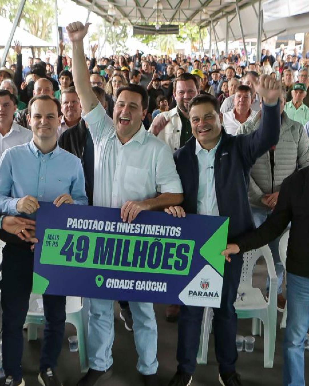 Paraná anunciou R$ 6,4 bilhões em investimentos, mas havia pago apenas R$ 858 milhões até junho, aponta deputado