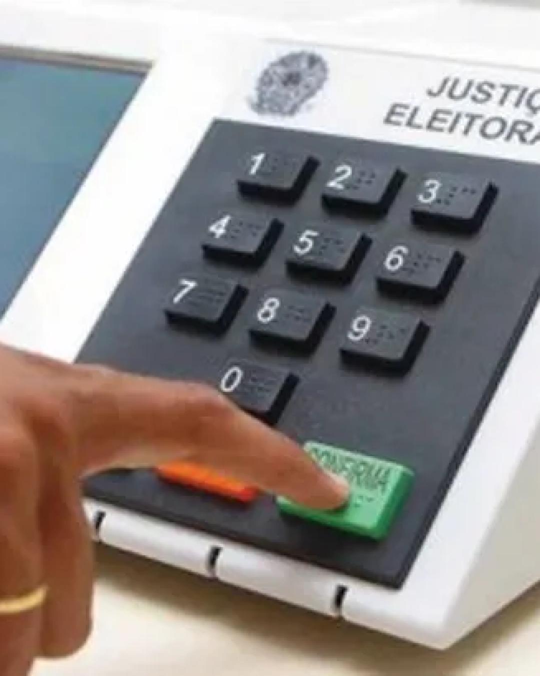 Paraná vai às urnas para escolher presidente, governador e Congresso