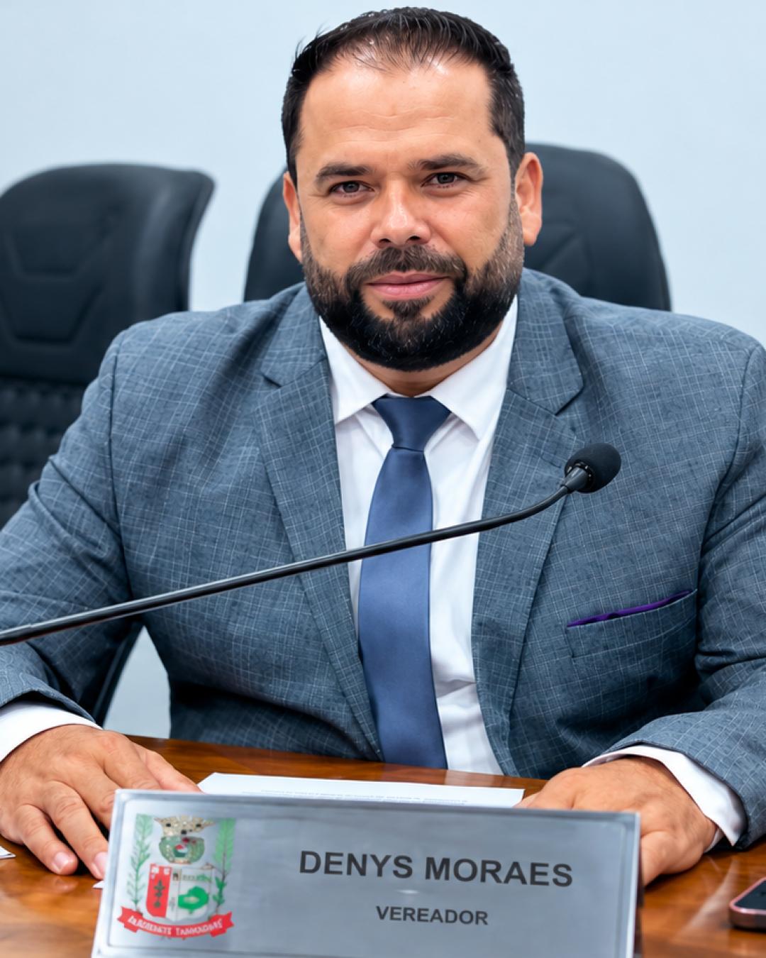 Vereador acusado de quebrar vidro de carro em ato pró-Flávio Bolsonaro é alvo de pedido de cassação no Paraná