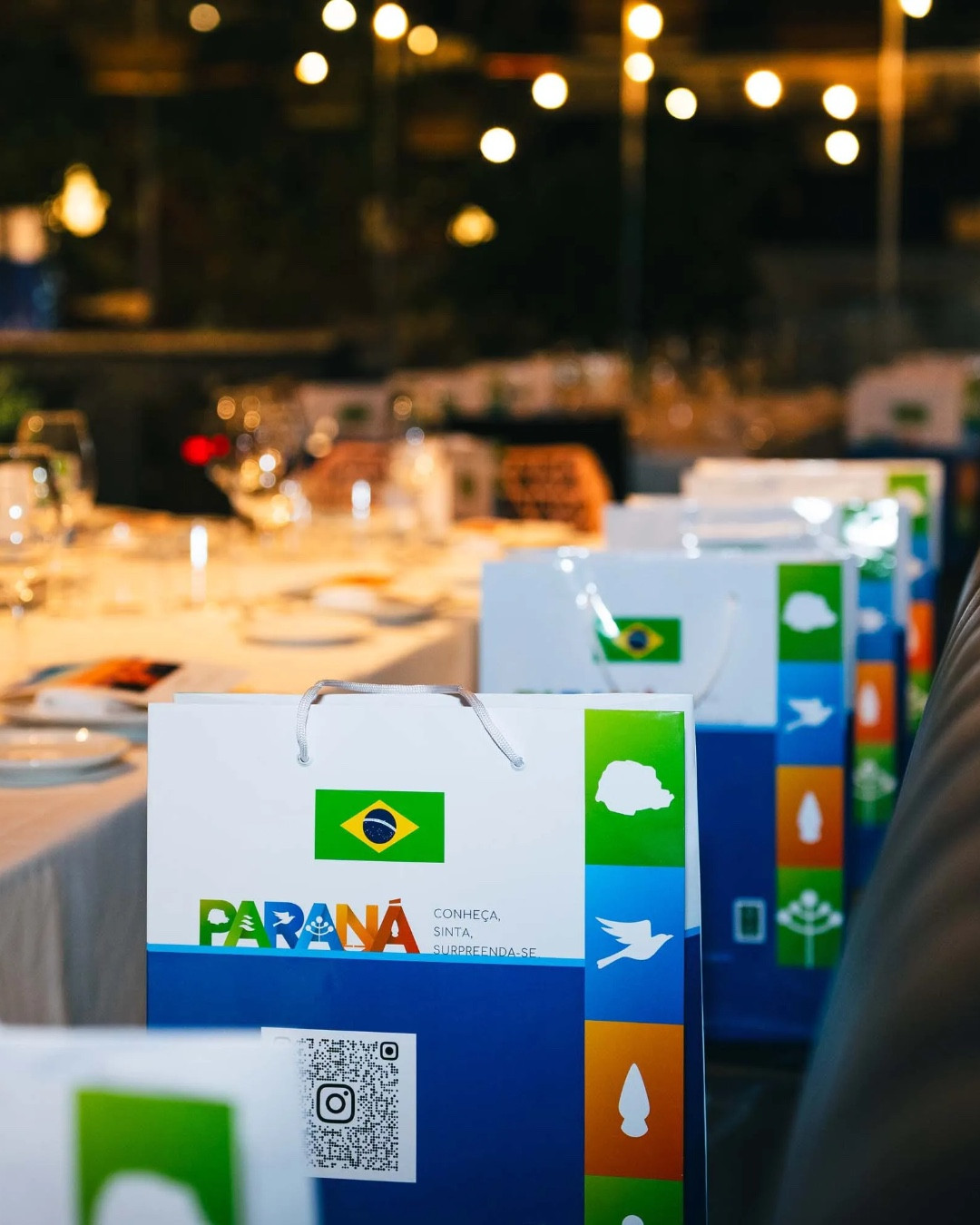 351 de 364 contratos do Turismo do Paraná têm valores múltiplos de R$ 5 mil e caso vai ao TCE