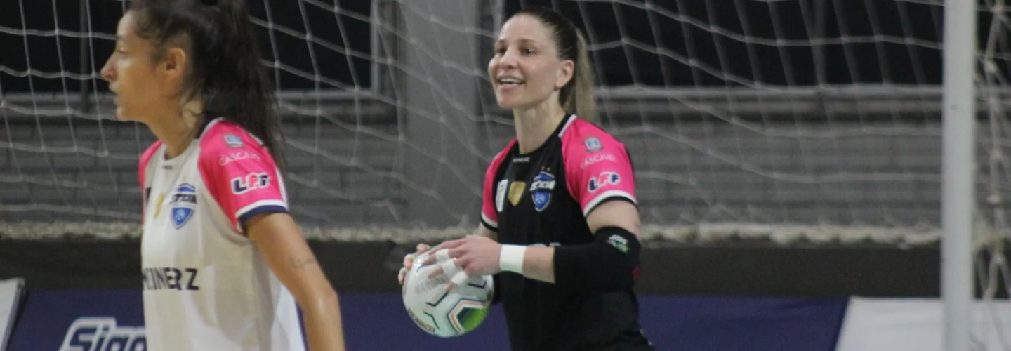 Bianca vai em busca do Mundial de futsal com a Seleção Brasileira