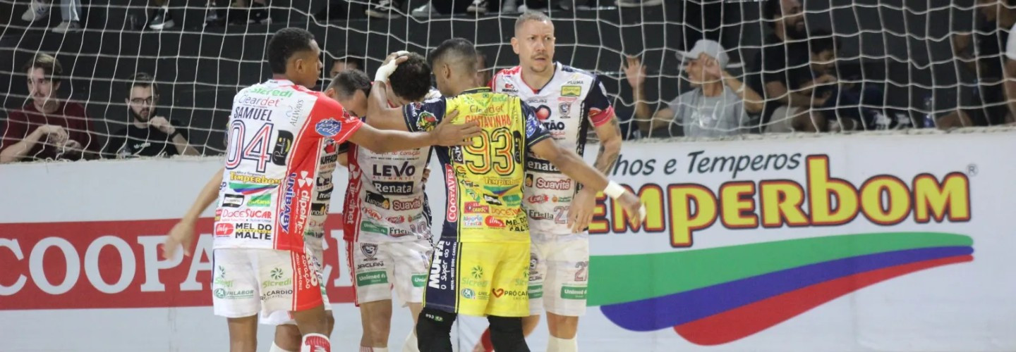 Cascavel Futsal sofre para superar o Ampére no ginásio da Neva