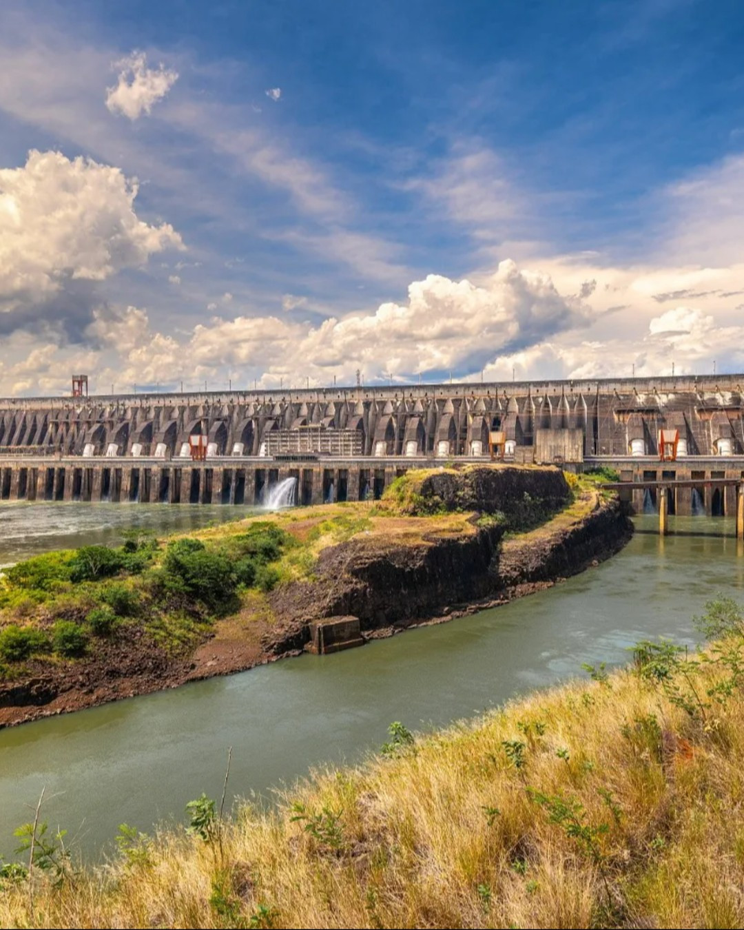Consumidores pressionam Lula contra possível tarifa de Itaipu de US$ 15