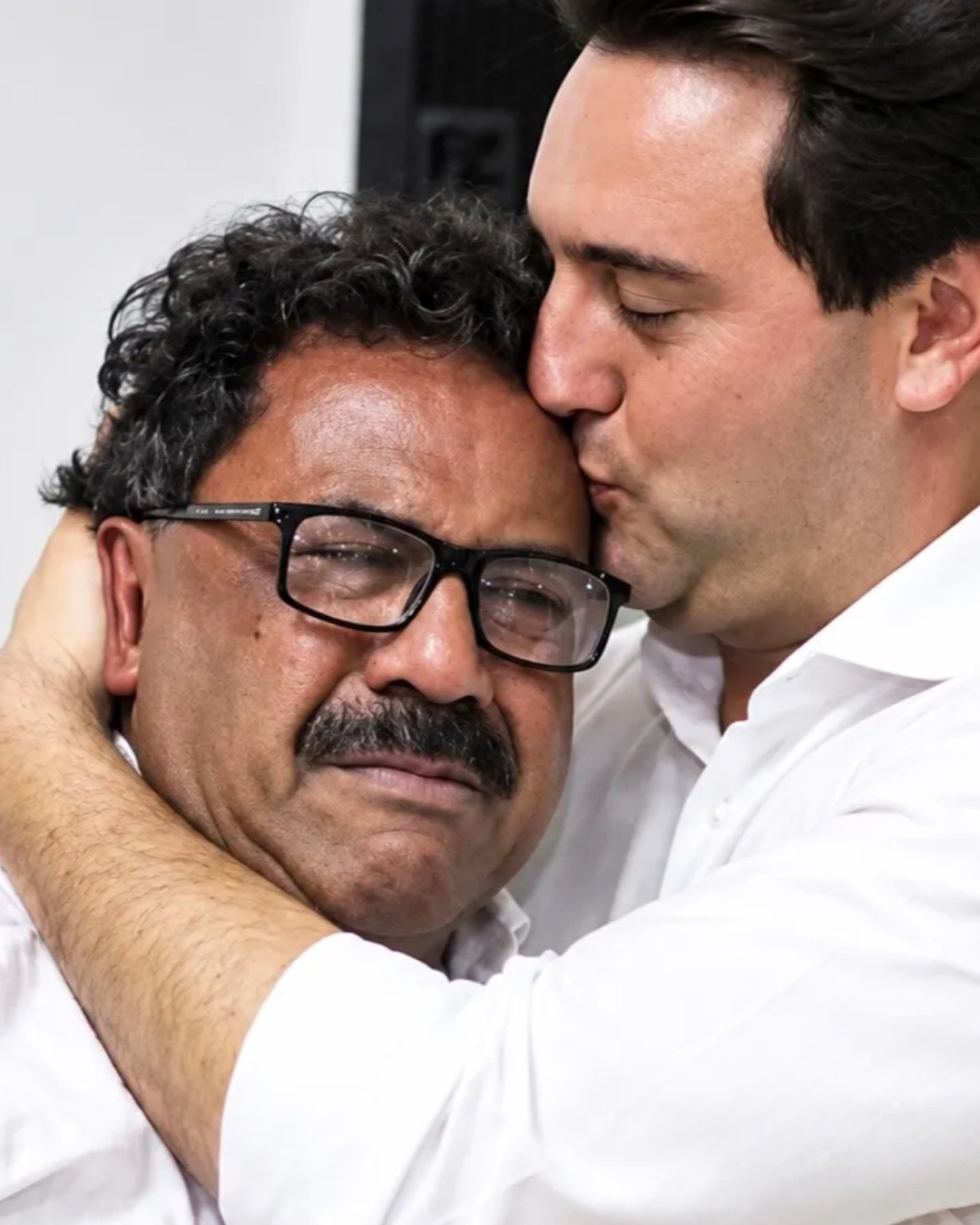 Do microfone ao Palácio: aliados de Ratinho viram comissionados no governo do filho