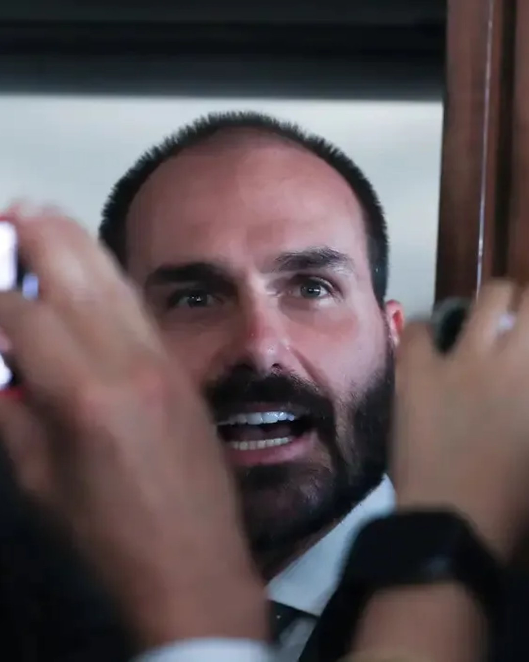 Eduardo Bolsonaro vai aos EUA pedir novas sanções contra ministros do STF