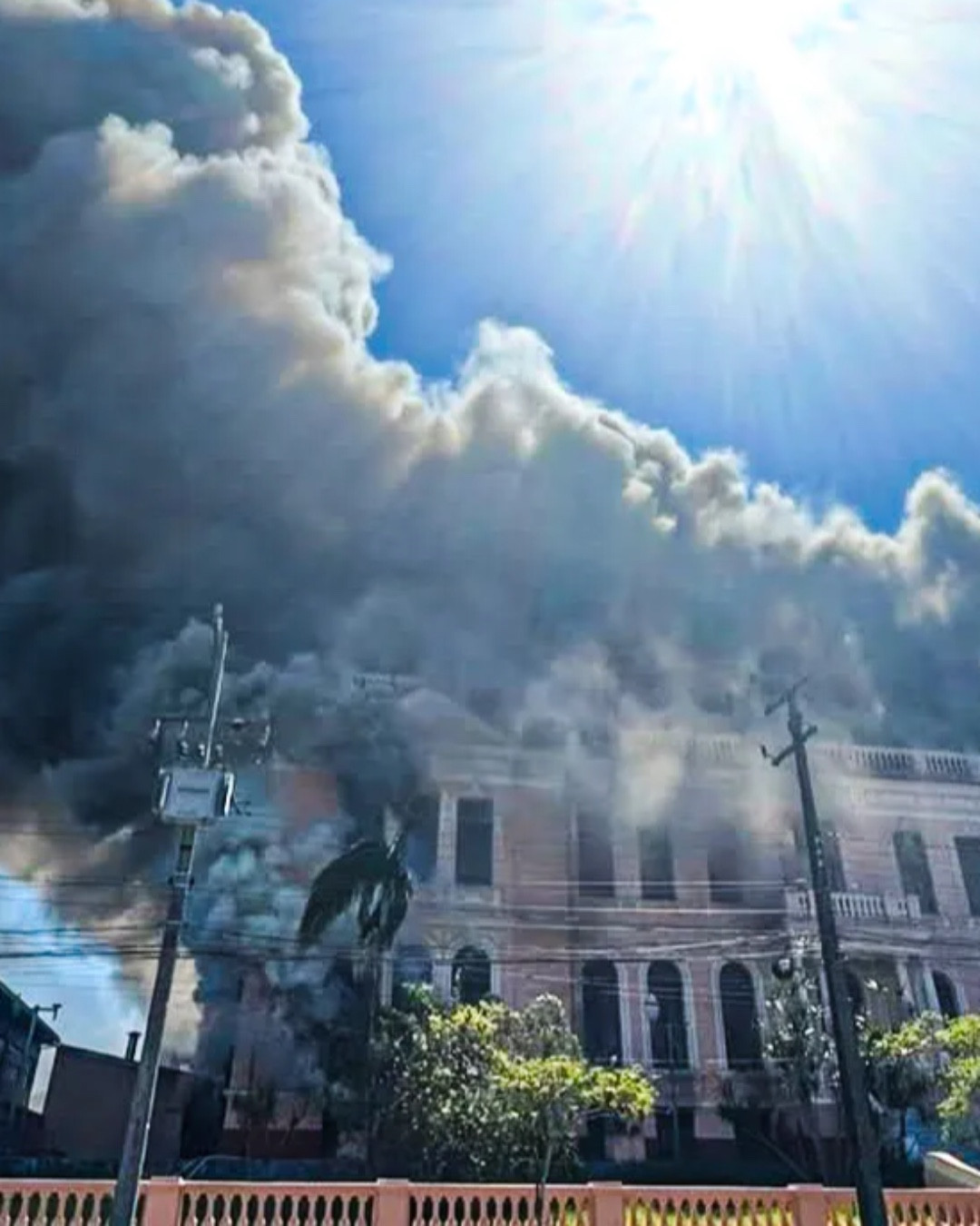 Incêndio expõe fragilidade de patrimônio histórico e mobiliza Estado para reconstrução em Paranaguá