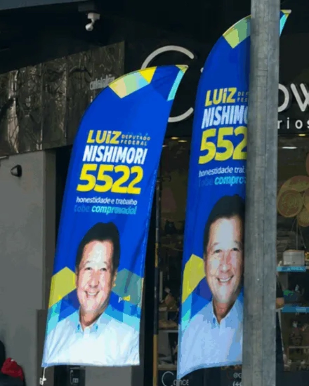 Nem os deputados do PSD querem dividir o banner com Sandro Alex?