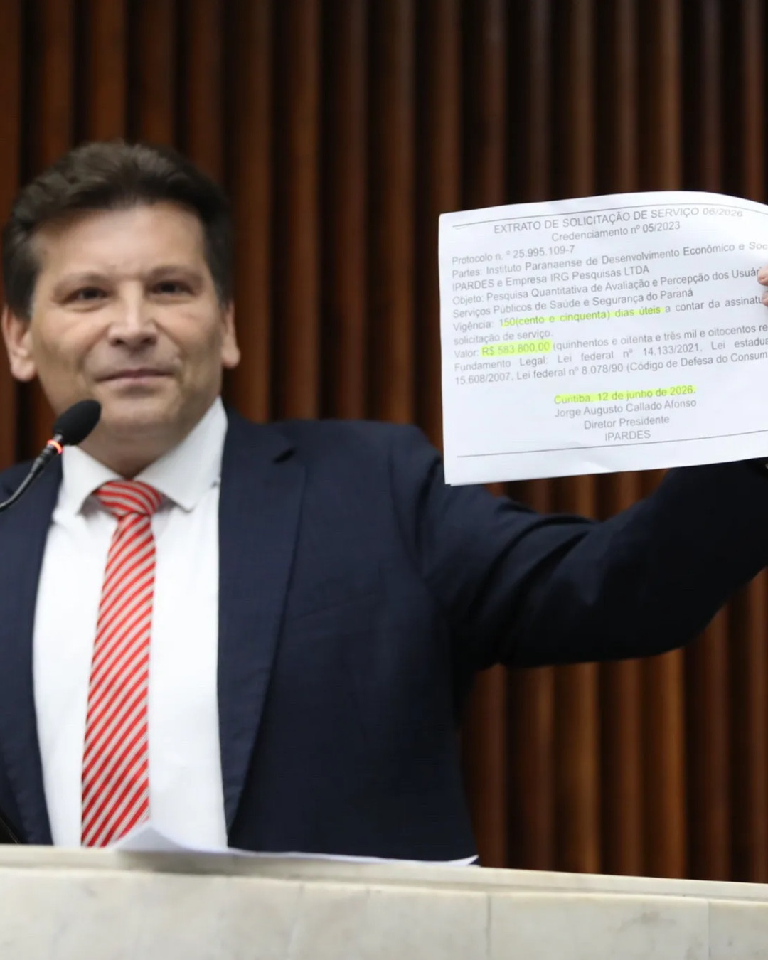 Pesquisa que impulsiona candidato governista é divulgada após contrato de R$ 583 mil entre Estado e instituto