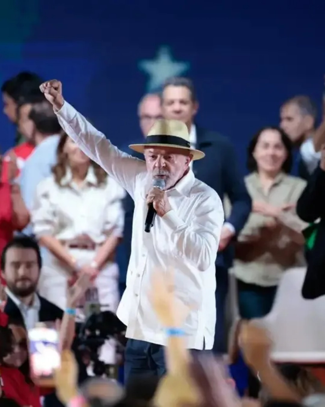 PT oficializa candidatura de Lula à Presidência