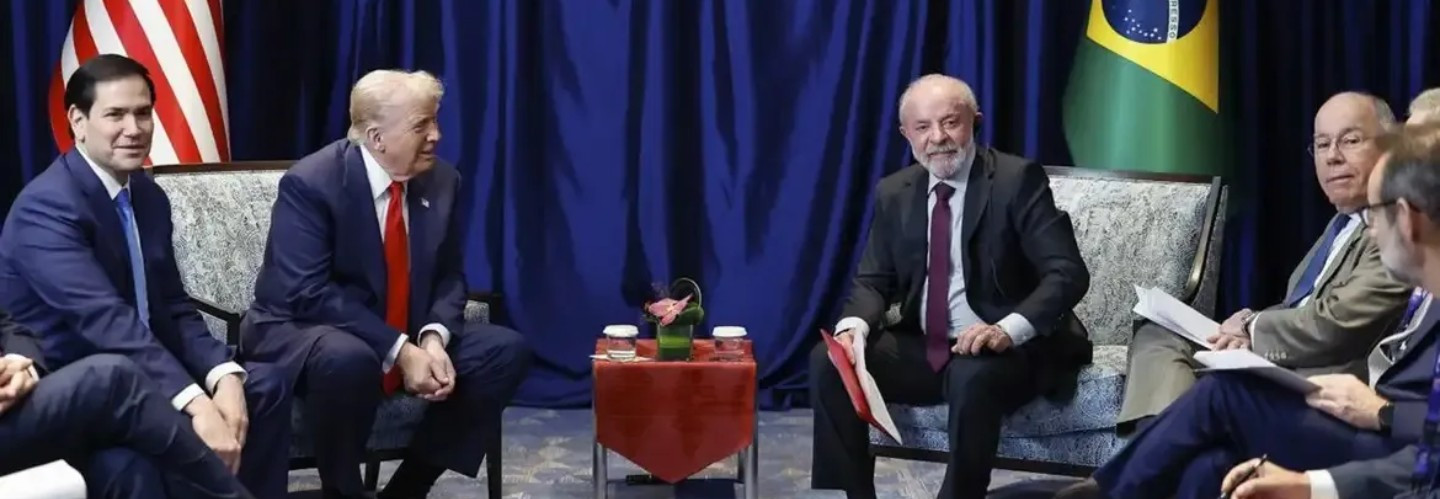 Senado dos EUA aprova medida para anular tarifas impostas por Trump ao Brasil