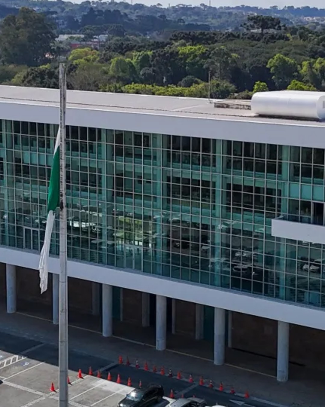 Terceirizada do Paraná desconta empréstimo de salário mas deixa funcionário com nome sujo