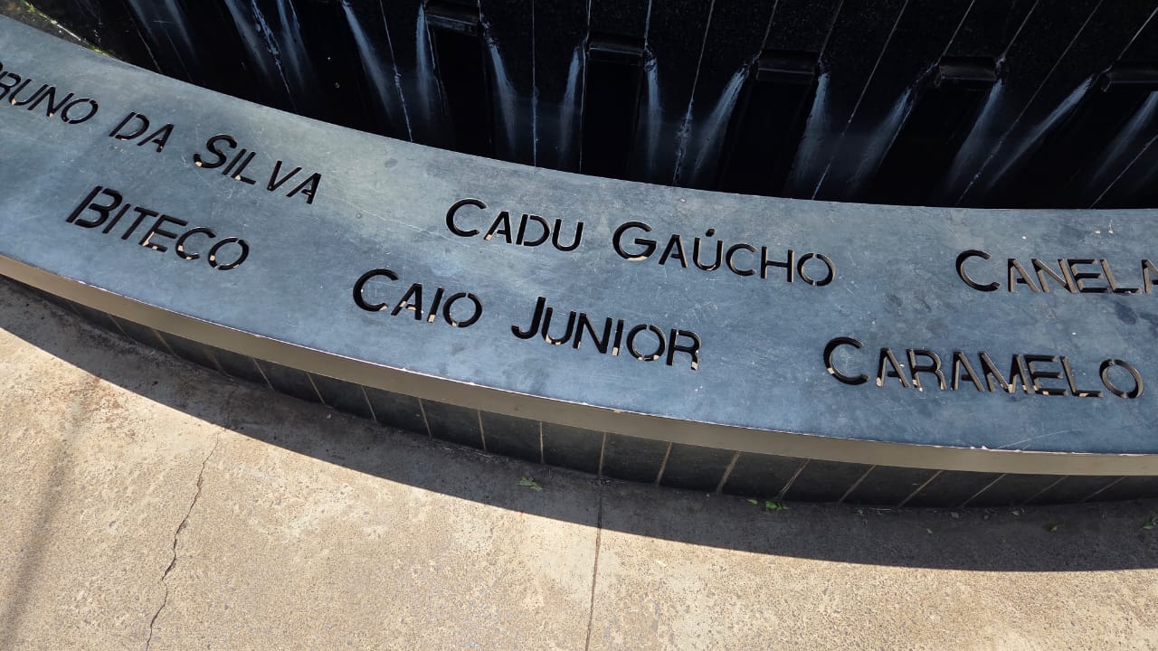 Nome de Caio Junior eternizado na mem&oacute;ria da Chapecoense. Foto: Bruno Rodrigo/GP